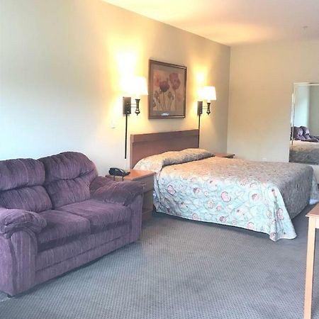 City Heart Inn & Suites Piedmont Екстер'єр фото