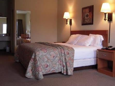 City Heart Inn & Suites Piedmont Екстер'єр фото