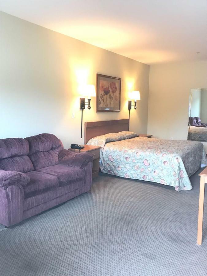 City Heart Inn & Suites Piedmont Екстер'єр фото